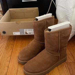 BRAND NEW WOMENS UGG BOOTS WITH BOX (FREE SHIPPING)